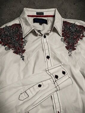 Roar Men’s Signature Button Up Shirt